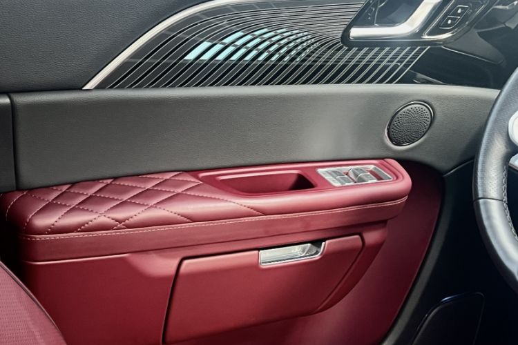 Used Hongqi E-HS9 2022 660 km Range Flagway Edition Six Seats
