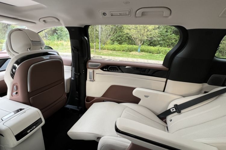 Used BYD Xia 2025 DM-i 1.5T 180km Beyond Edition
