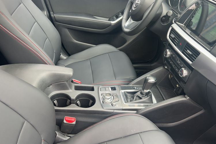 Used Mazda CX-5 2015 2.0L Automatic Two-Wheel Drive Urban Version Interior 5