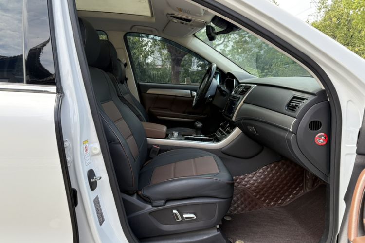 Used Haval H8 2017 2.0T Gasoline Two-Wheel Drive Smart Edition