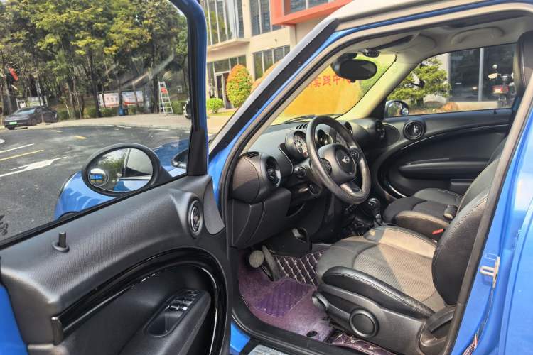 Used MINI Countryman 2014 1.6L COOPER Fun Interior 1