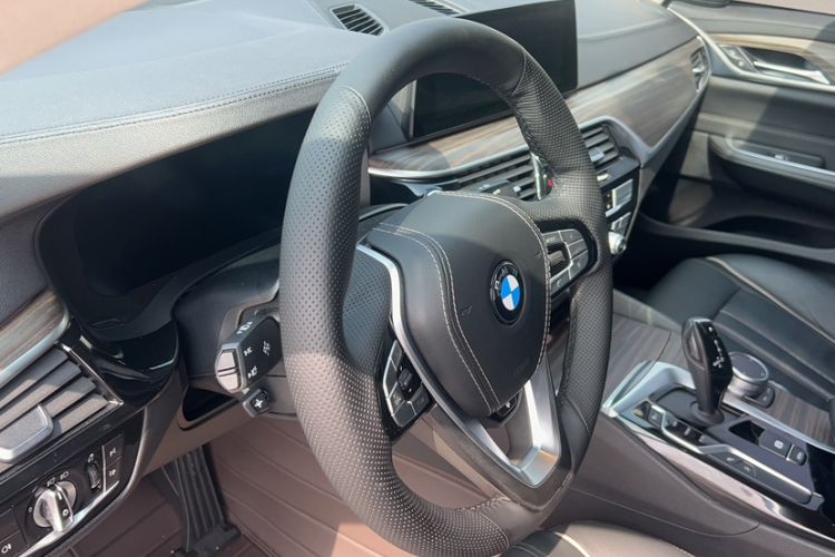 Used BMW 6 Series GT 2020 630i Luxury Design Package Interior 3