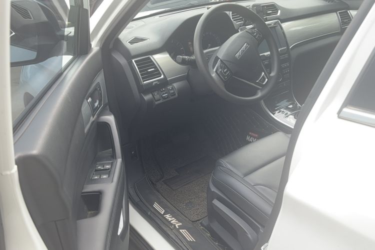 Used Haval H2 2018 Chuanxiang Edition Red Badge 1.5T Dual-Clutch Two-Wheel Drive Fashionable Model