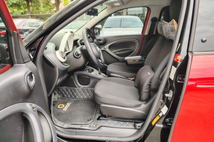 Used smart forfour 2018 1.0L 52 kW Dynamic Edition