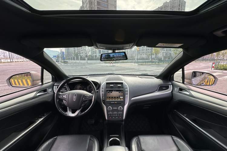 Used Lincoln MKC 2017 2.0T Two-Wheel Drive Deluxe Edition
