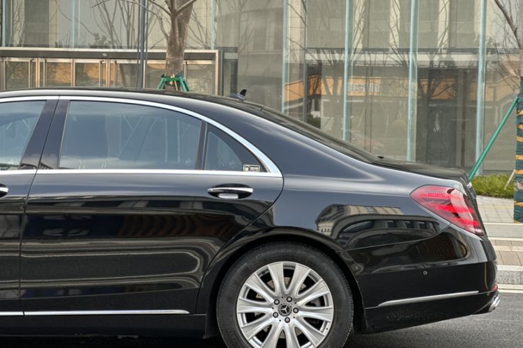 Used Mercedes-Benz S-Class 2018 S 320 L
