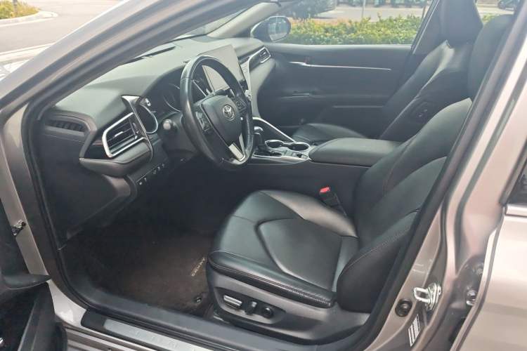 Used Toyota Camry 2021 2.0G Luxury Edition
