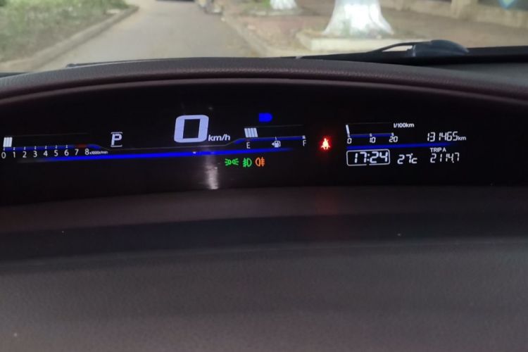 Used Honda Jade 2016 1.8L Automatic Comfort Elite Version 5 Seats Odometer Close Up