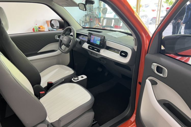 Used Geely Galaxy Panda 2025 210km Panda Rider Interior 3
