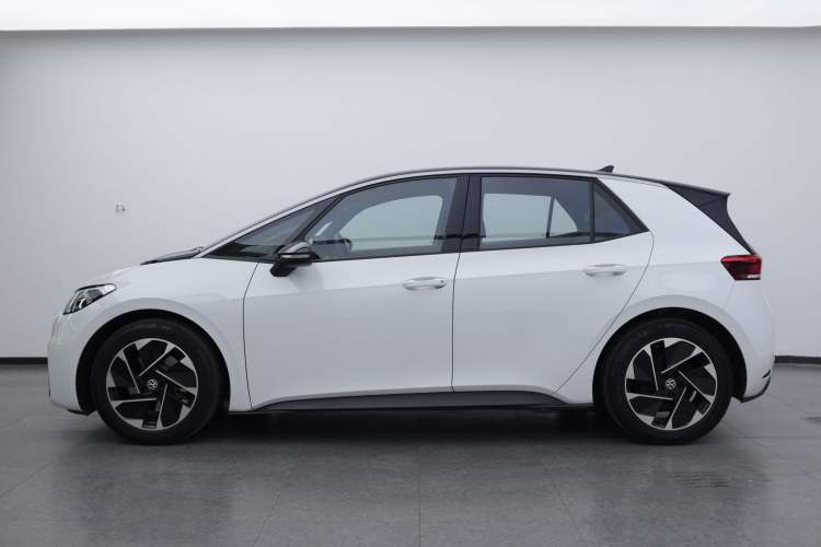 Used Volkswagen ID.3 2024 Outstanding Edition Exterior 3