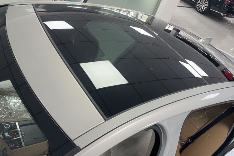 Used Jaguar XFL 2025 Model—2.0T P250, Two-Wheel Drive, Premium Luxury Edition
