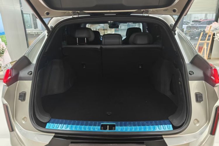 Used Lynk & Co 08 EM-P 2023 245km Ultra-Long Range Halo Exterior 5