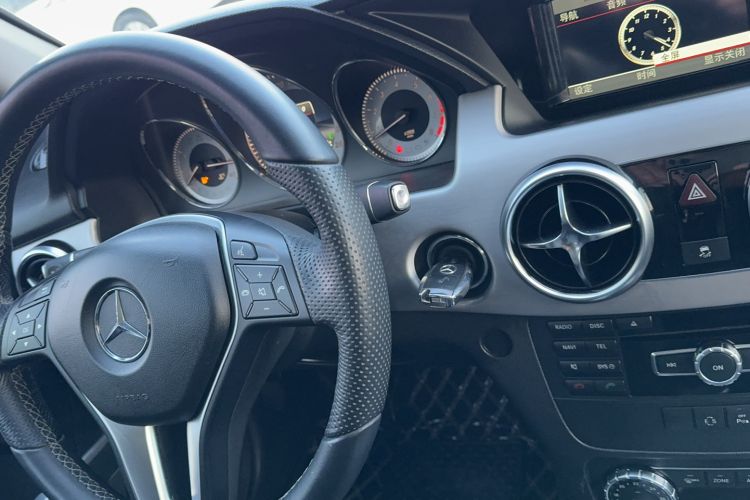 Used Mercedes-Benz GLK-Class 2014 GLK 260 4MATIC Dynamic Model
