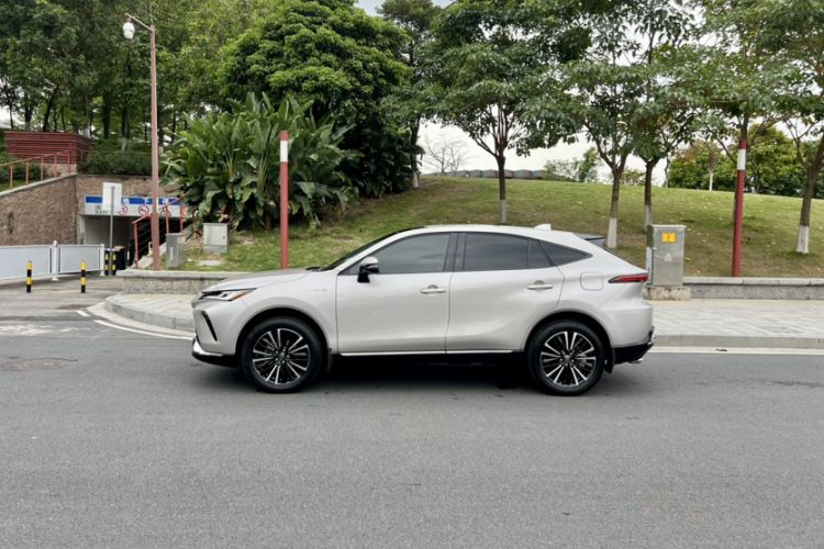 Used Toyota Venza 2022 Dual-Engine 2.5L CVT Two-Wheel Drive Prestige Edition Exterior 7