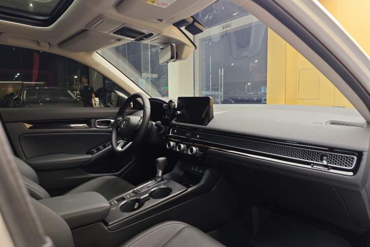 Used Honda Civic 2022 240TURBO CVT Dynamic Control Version