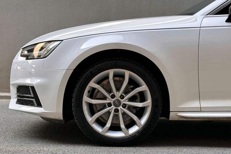 Used Audi A4L 2019 40 TFSI Ambition China VI Exterior 4