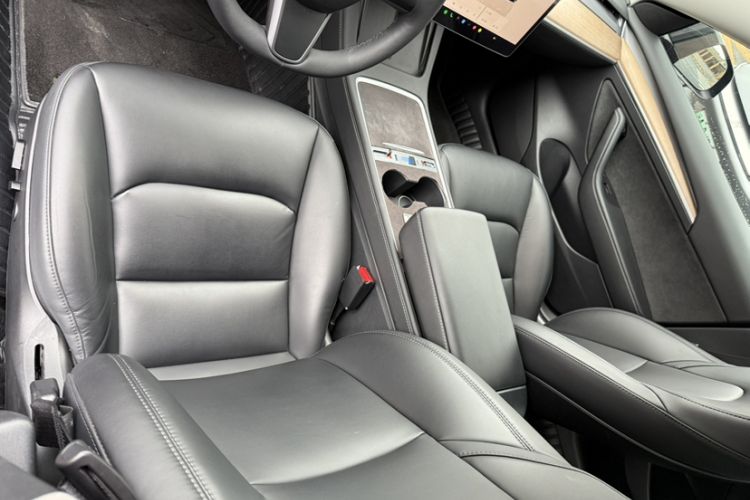 Used Tesla Model 3 2022 Performance High-Performance All-Wheel-Drive Version Interior 7