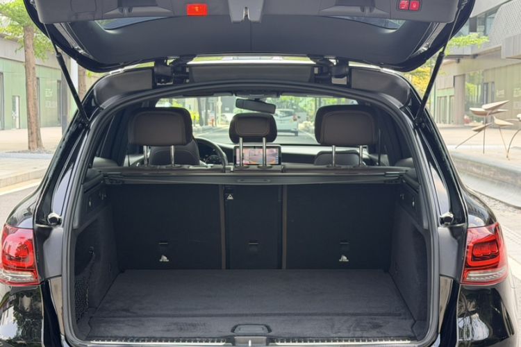 Used Mercedes-Benz GLC 2022 Facelift GLC 260 L 4MATIC Luxury Edition Trunk