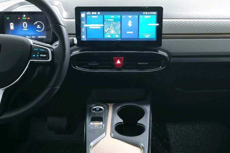 Used SOL E10X 2021 302 km Range Fashion Edition 31.4 kWh