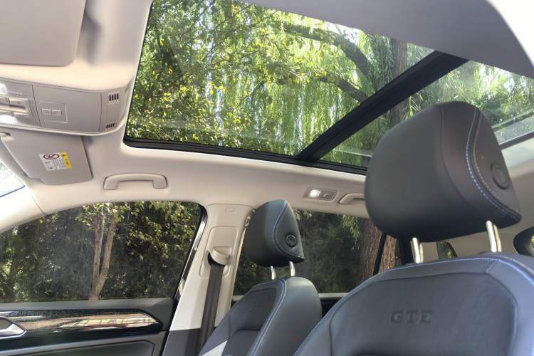Used Volkswagen Tayron GTE Plug-in Hybrid 2022 1.4T Luxury Edition Interior 13