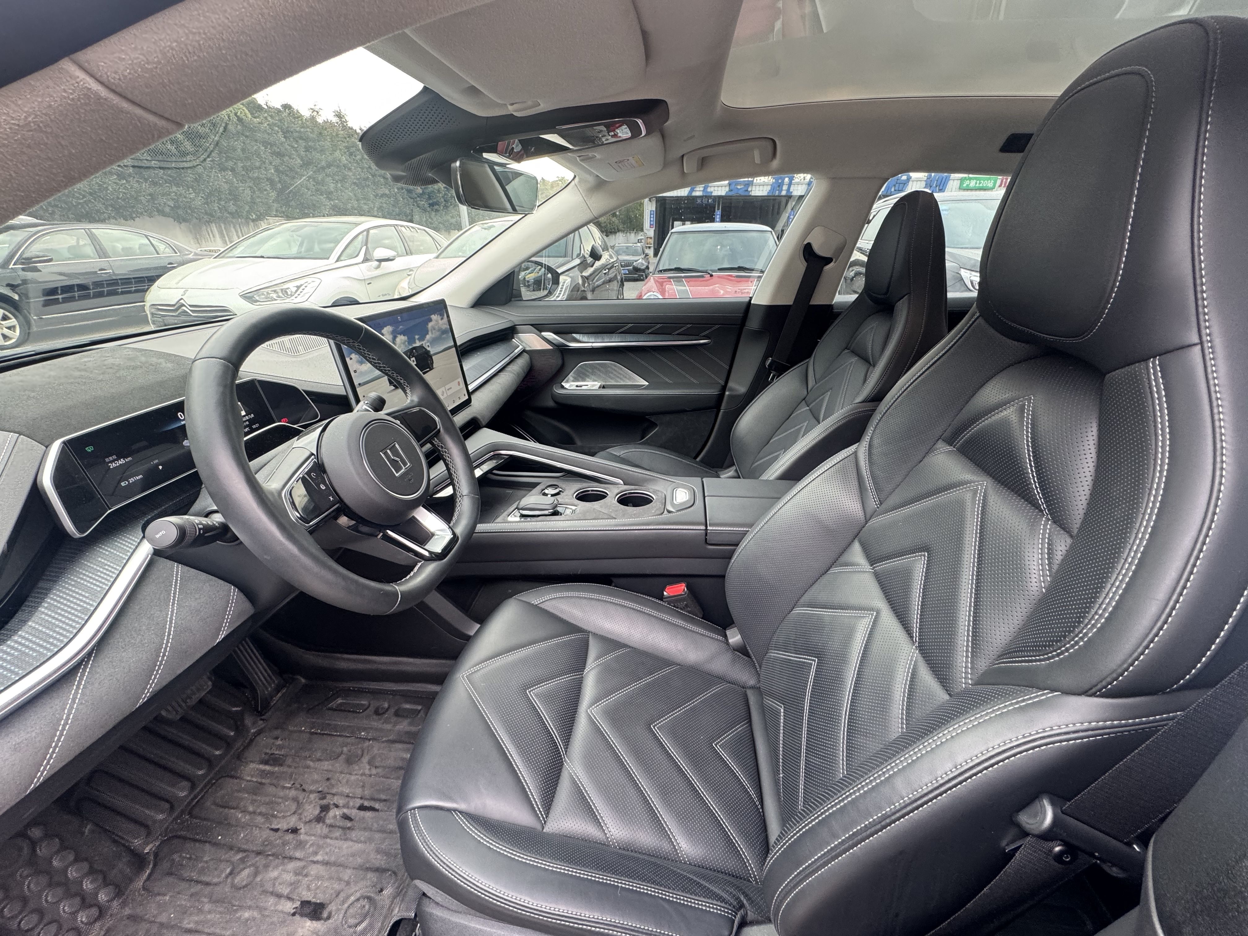 المقاعد الأمامية داخل السيارة