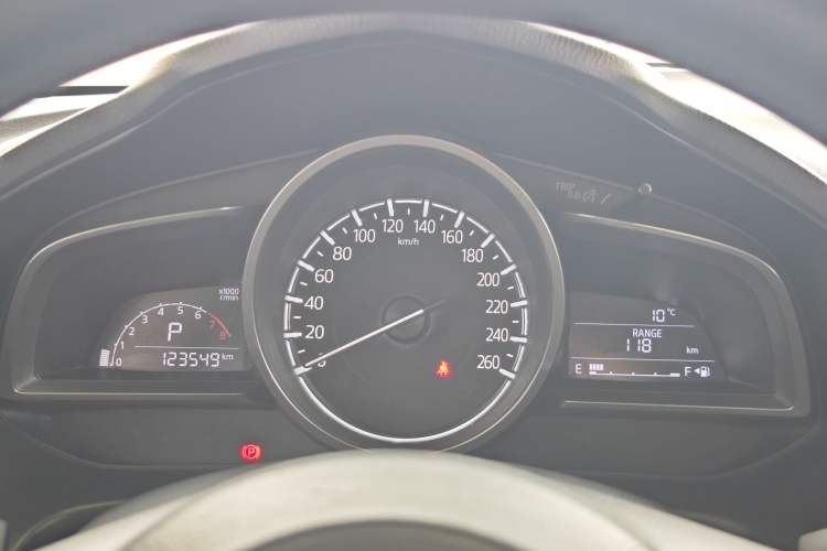 Used Mazda 3 Axela 2017 Hatchback 1.5L Automatic Luxury Model Emission Standard China V