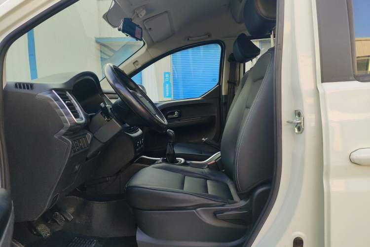 Used Jinbei Gold Hiace M Classic 2022 1.5L Travel Lion Passenger Van 6 Seats