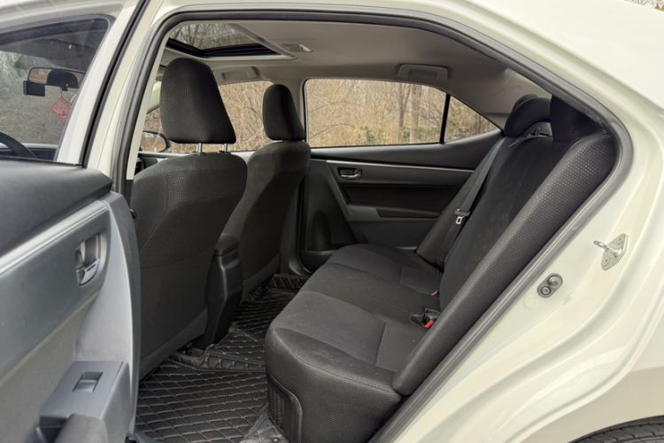 Used Toyota Levin 2016 Dual-Engine 1.8H GS E-CVT Elite Model with Sunroof
