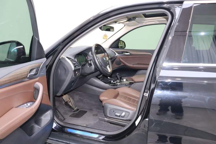 Used BMW X3 2019 xDrive28i Luxury Package Left Front Seat