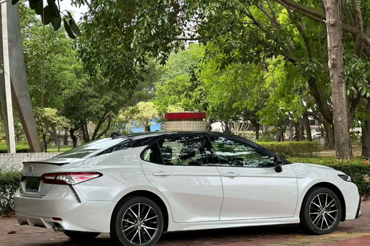 Used Toyota Camry 2021 2.0S FENGSHANG Edition
