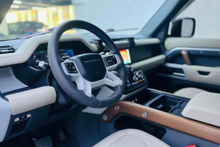 Used Land Rover Defender 2020 110 P400 Dark Special Edition Interior 5