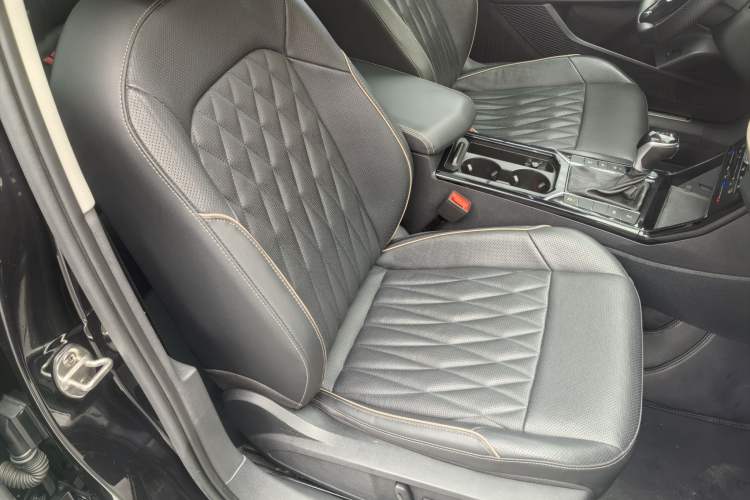 Used Volkswagen Passat 2021 330TSI Luxury Edition Exterior 7