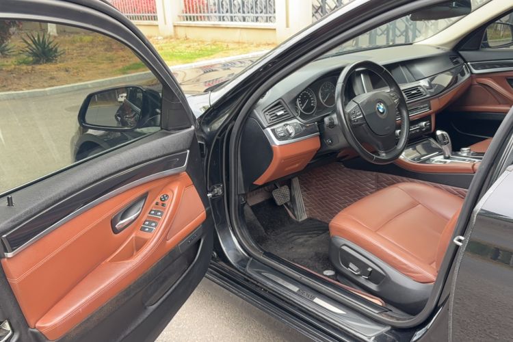 Used BMW 5 Series 2014 520Li Elegant Model
