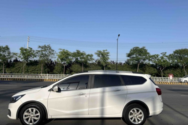 Used Baojun 310W 2017 1.5L Manual Fashion Model China V
