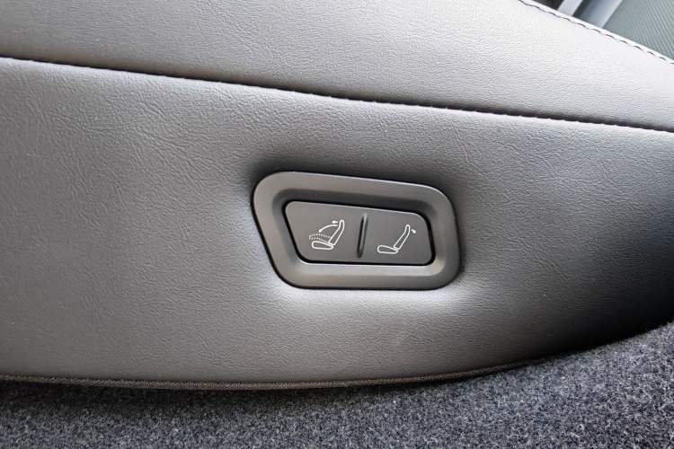 Used Tesla Model Y 2025 Rear-Wheel Drive First Edition
