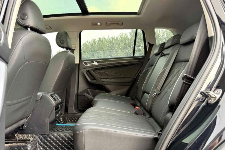 Used Volkswagen Tiguan L 2022 330TSI Automatic Two-Wheel Drive Smart Edition