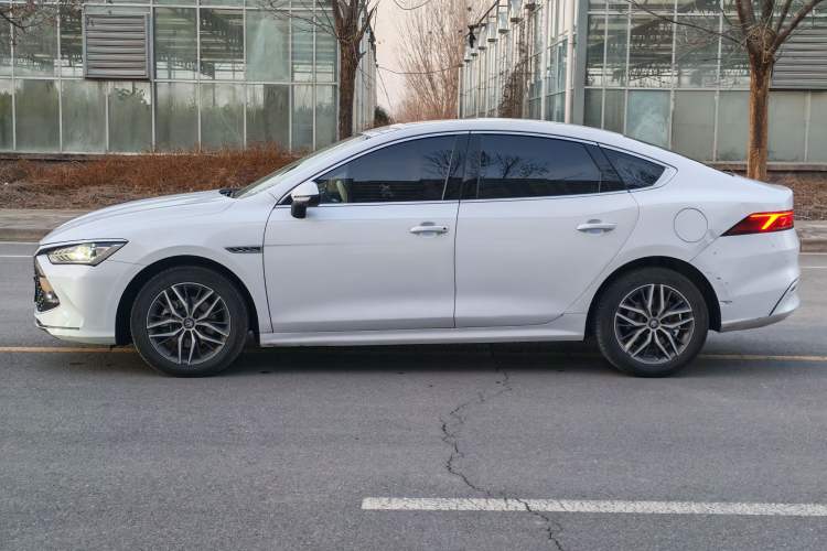 Used BYD Qin PLUS 2023 Champion Edition DM-i 120KM Excellence Model
