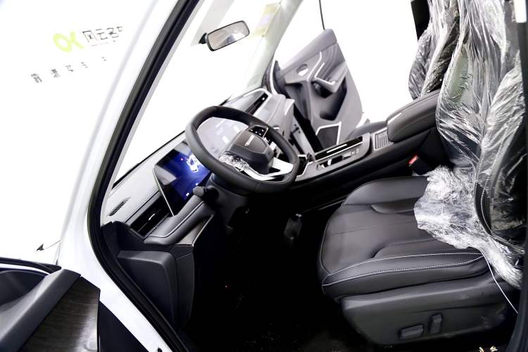 Used Venucia V DD-i 2023 60km iD Version