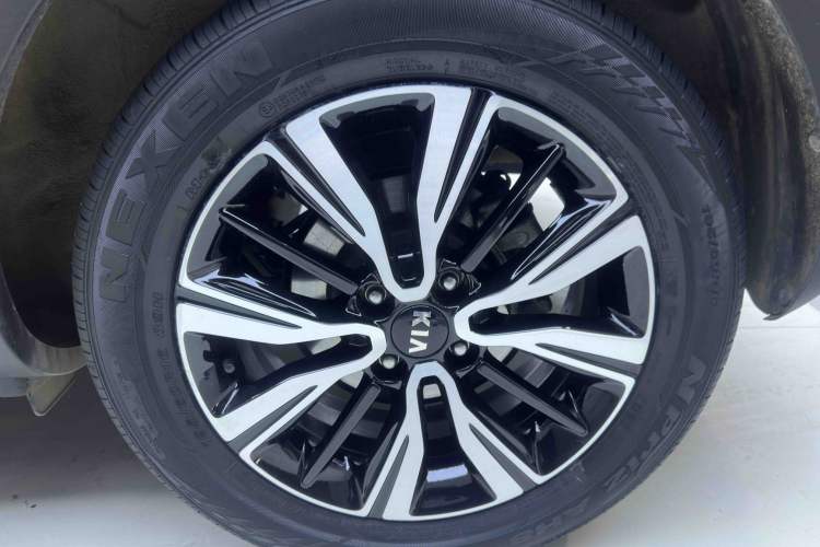 Used Kia kx1 Stonic 2021 1.4L CVT Fun & Sunroof Model Exterior 7