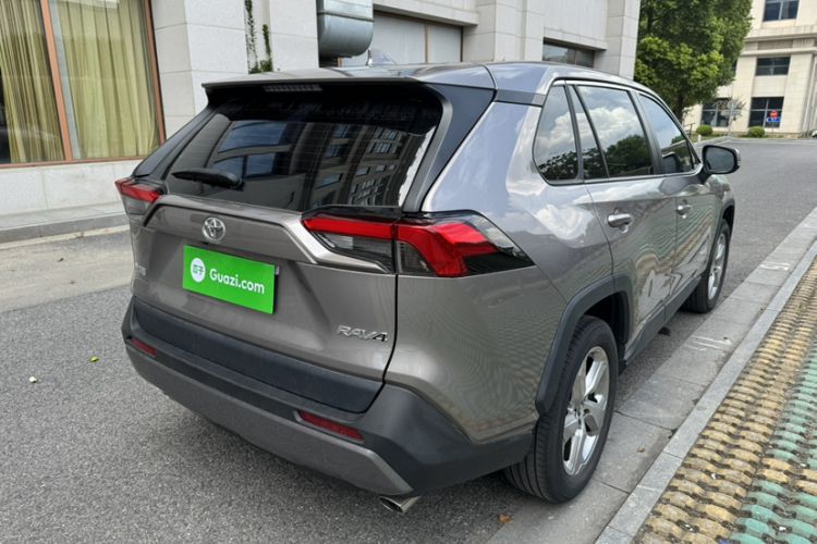 Used Toyota RAV4 2021 2.0L CVT Two-Wheel Drive Fashion PLUS Edition