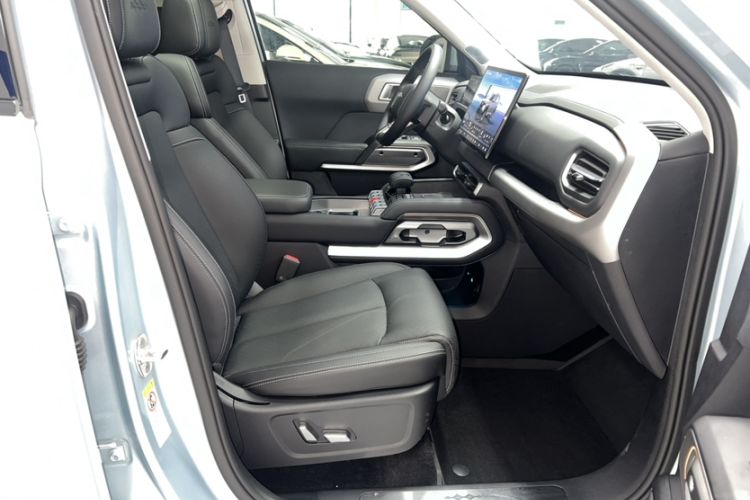 Used Formula Leopard Titanium 3 2025 501KM All-Wheel Drive Intelligent Driving Ultra Version
