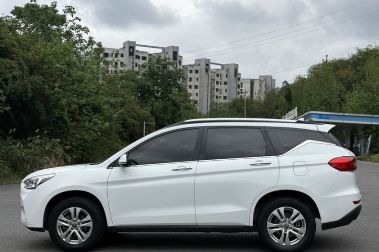 Used Haval M6 2018 Revised Version 1.5T DCT Two-Wheel Drive Elite Edition Exterior 5
