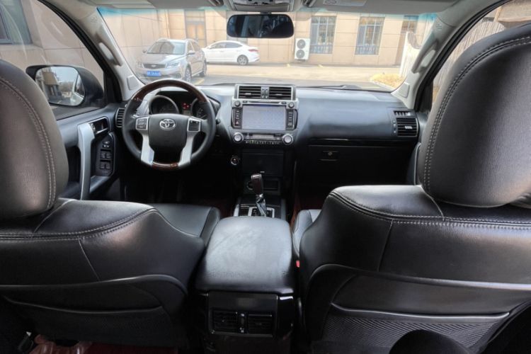 Used Toyota Prado 2015 2.7L Automatic Standard Edition Interior 2