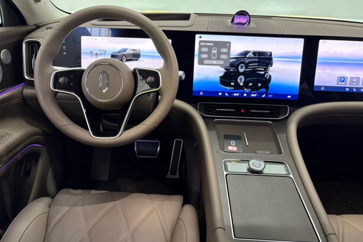 Used Hima AITO M9 2025 Extended-Range Ultra Version 52 kWh 6-Seater Interior 4