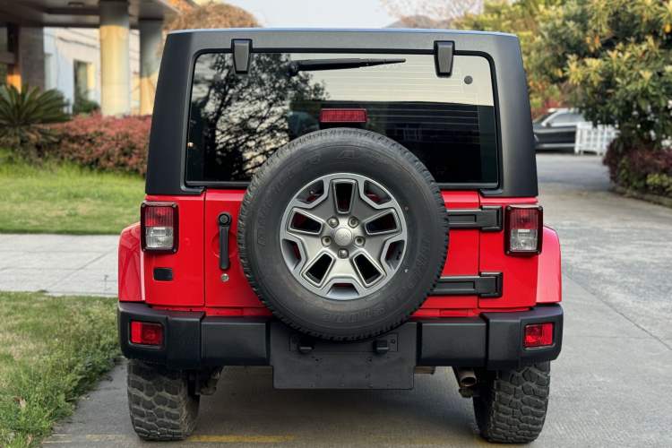 Used Jeep Wrangler 2017 3.0L Sahara Four-Door Comfort Edition Exterior 4