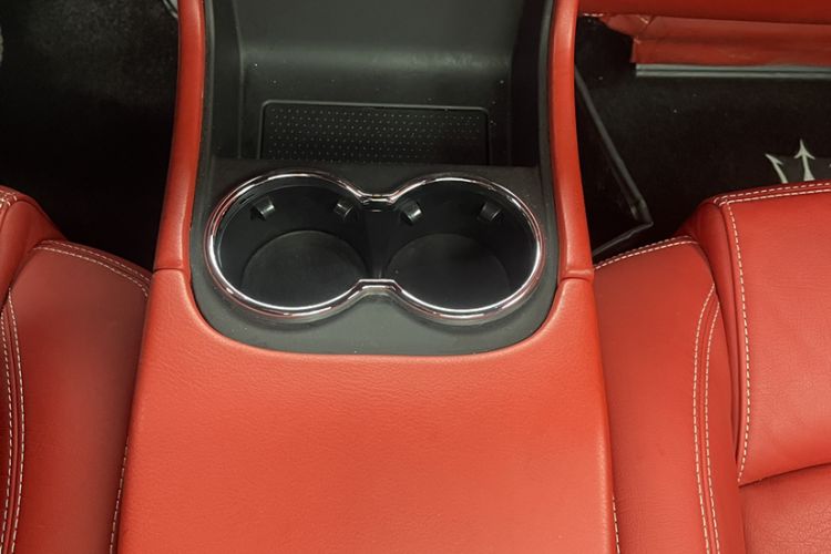 Used Maserati GranTurismo 2007 4.2L Standard Edition Interior 2