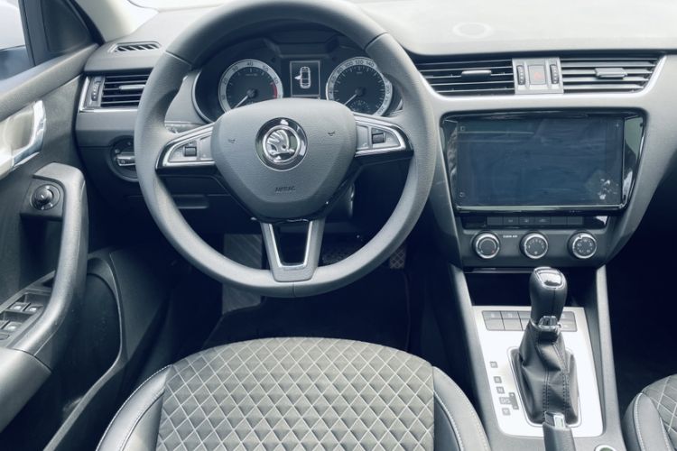 Used Skoda Octavia 2019 1.5L Automatic Smart Drive Luxury Edition China VI Standard
