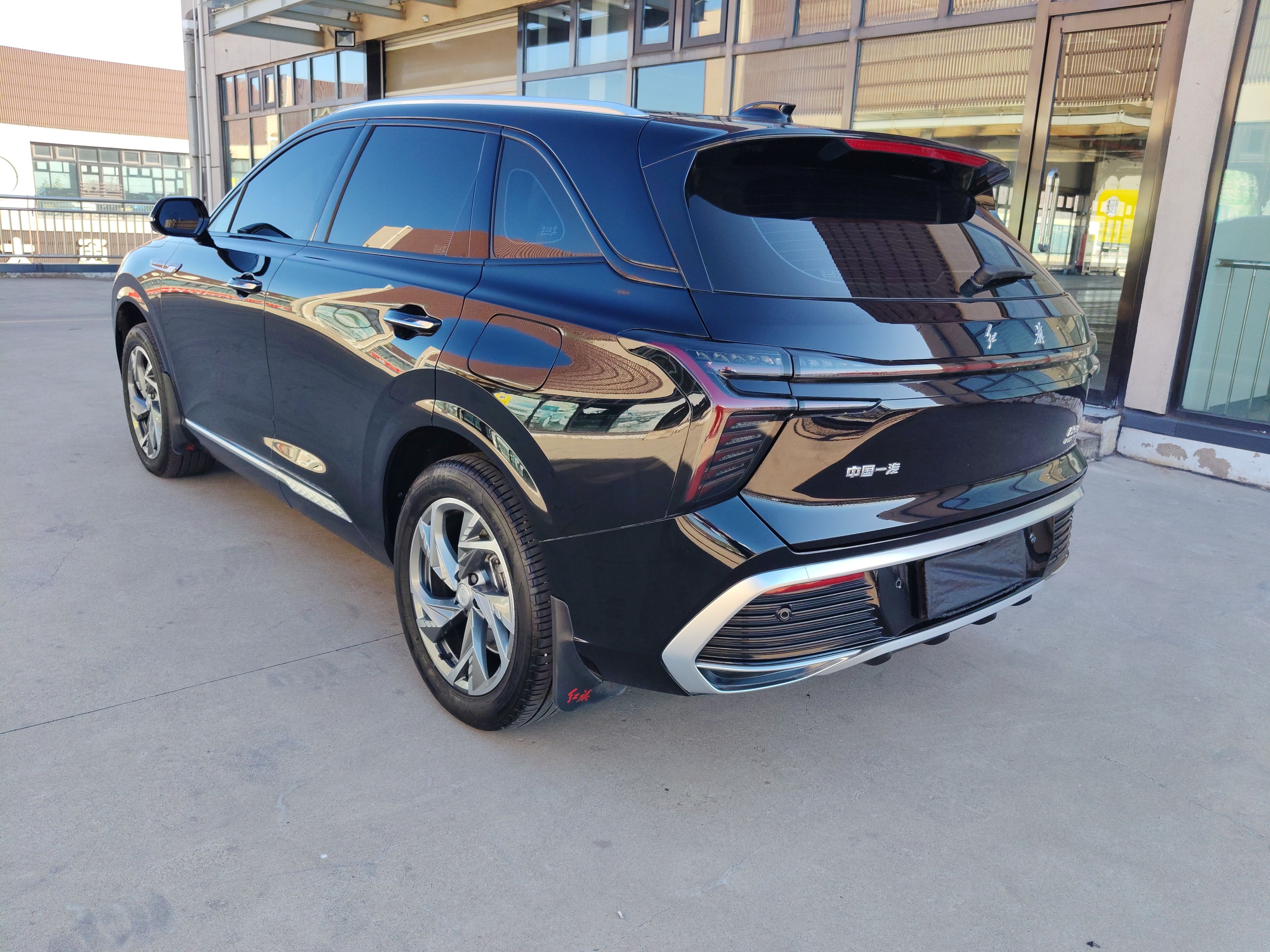 Hongqi HS3 PHEV 2025 Model 125km Jingwei 2 Millionth Anniversary Edition — снимка 4