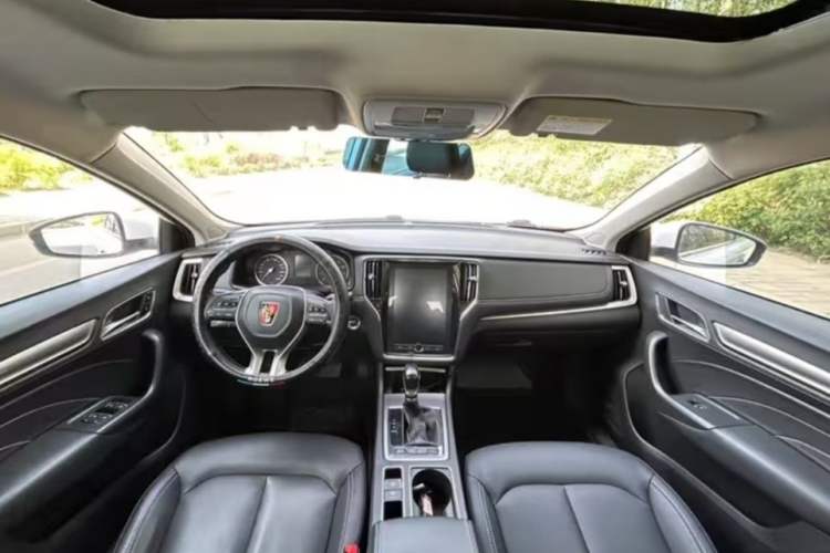 Used Roewe i6 2020 PLUS 1.6L CVT 4G Connected Glory Flagship Edition