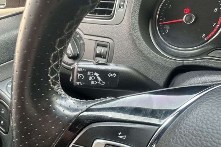 Used Volkswagen Polo 2018 1.5L Cross Polo Automatic
